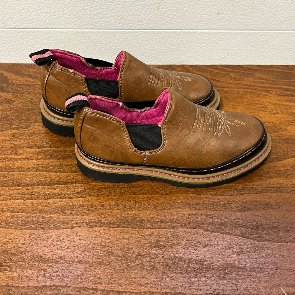 Western chief Romeo shoe for girls size 8 brown/ pink